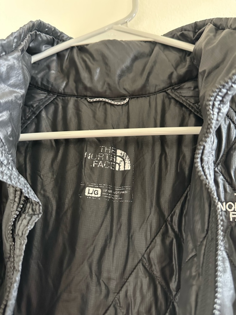 The North Face Black Quilted Jacket - Picture 3 of 3